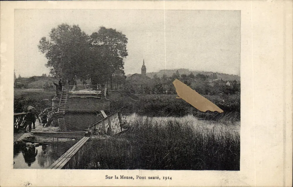 Na Meuse, Ponte destruída — 1914 — editor não visível - Frente