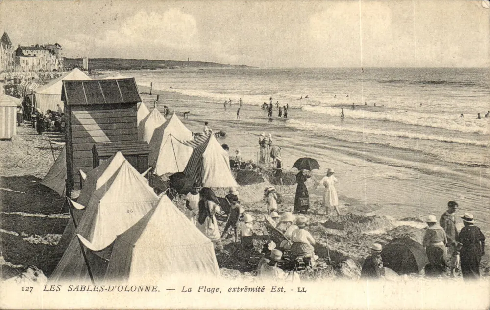 Les Sables-d'Olonne — A Praia, extremidade Leste — LL - Frente