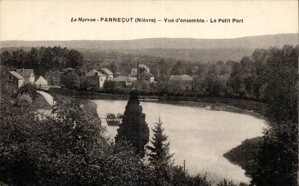 O Môrvan - PANNEÇOT (Nièvre) — Vista geral — Le Petit Port - Frente