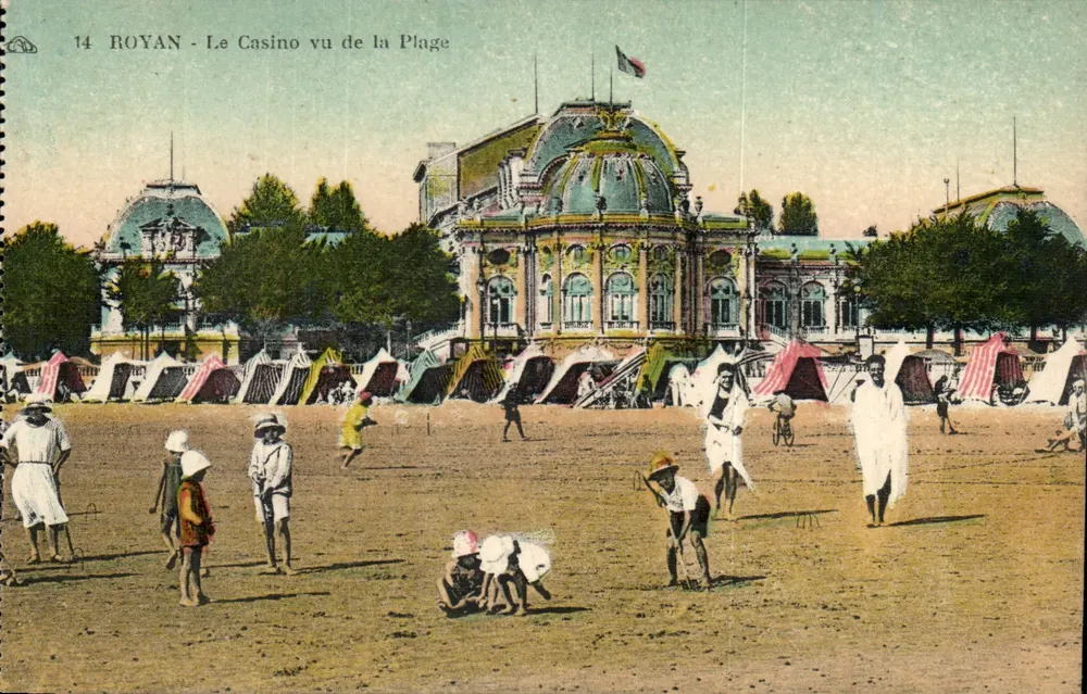 Royan - Das Casino von der Strandseite gesehen — n°14 - Vorderseite