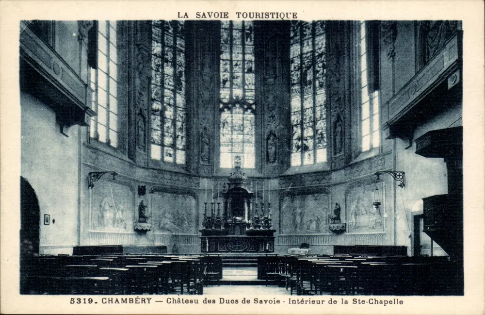 Chambéry — Schloss der Herzöge von Savoyen — Innenraum der Heiligen Kapelle - Vorderseite