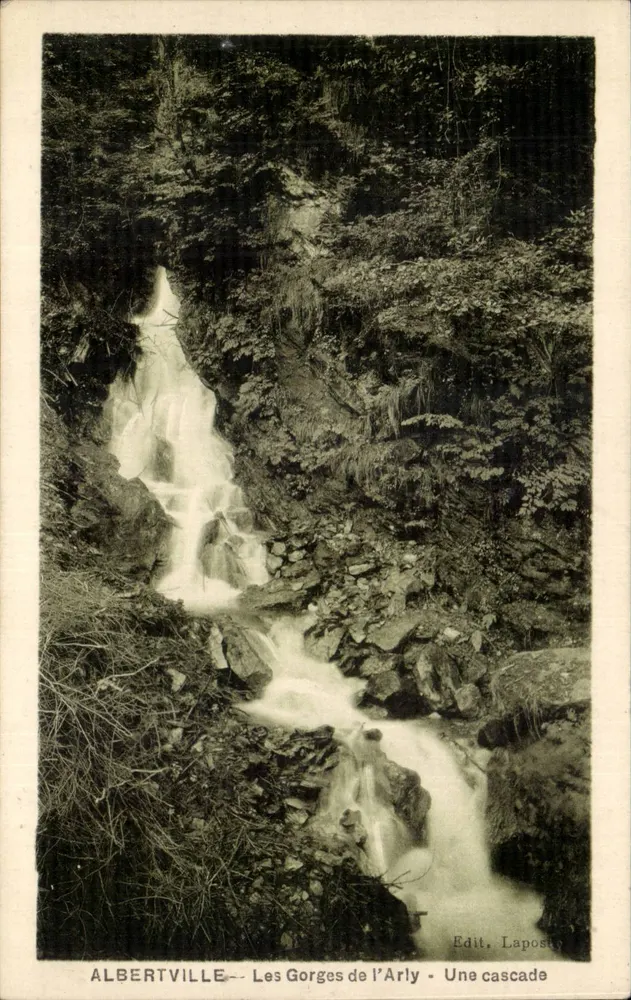 Albertville — As Gorges do Arly — Uma cascata — Edit. Laposty - Frente