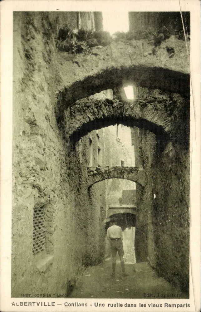 Albertville — Conflans - Eine Gasse in den alten Mauern — Verlag Lapostelle - Vorderseite