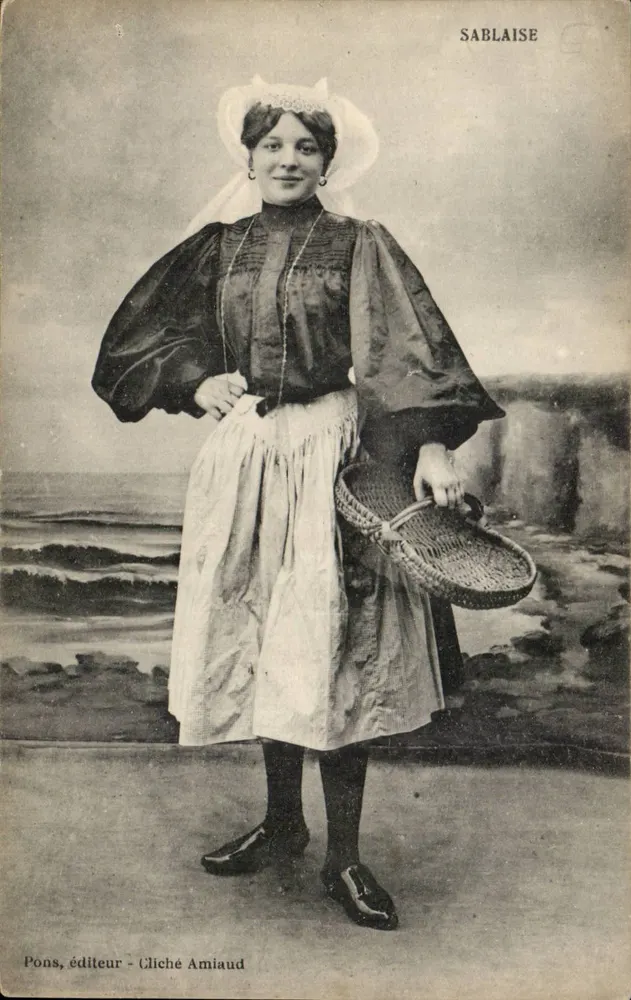 Sablaïse — Frau im traditionellen Kleid mit Korb — Verlag Pons - Cliché Amiaud - Vorderseite