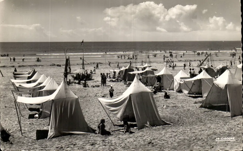 A Praia em Saint-Jean-de-Monts — Edições « La Cigogne » — n° S5.234.01 - Frente