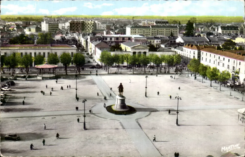 De Piazza Napoleón — La Roche-sur-Yon — Uitgaven Martine, n°1003 - Voorkant