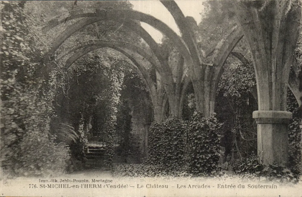 St-Michel-en-l'Herm (Vendée) — Schloss — Die Arcaden — Eingang zum Untergrund — Impr. Lib. Jehlv-Poupin, Mortagne - Vorderseite