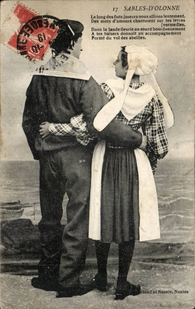 Sables-d'Olonne — casal de marin e mulher com coifa — editor Courtard et Nozais, Nantes - Frente