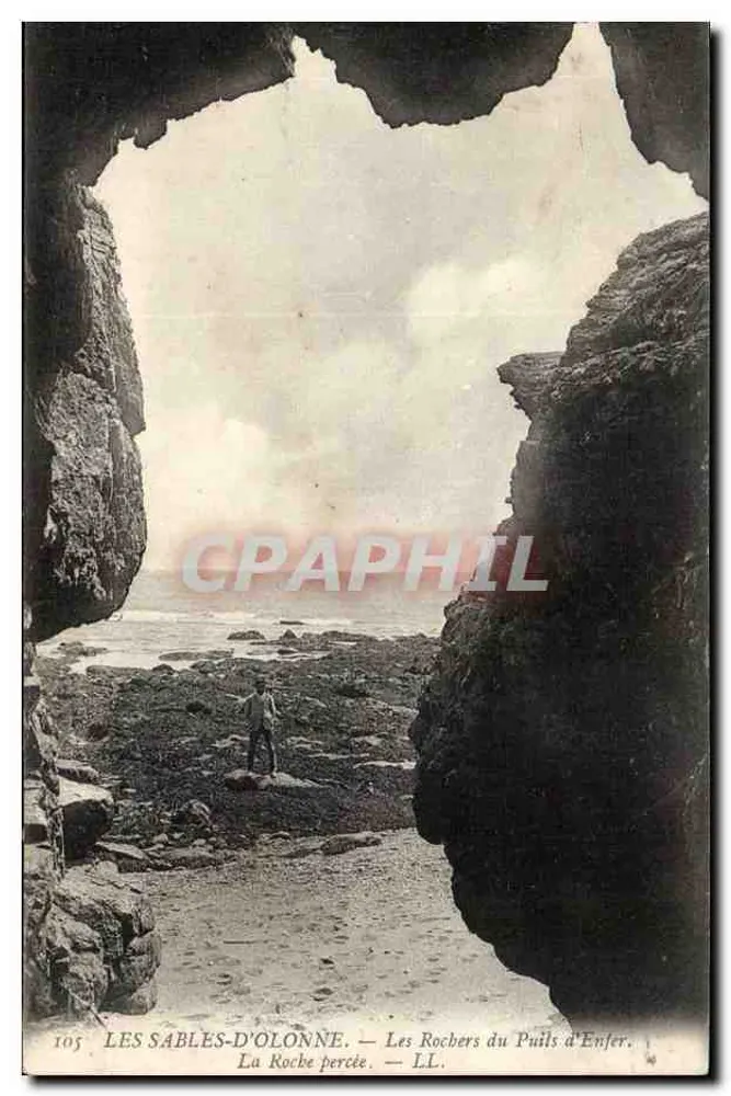 Les Sables-d'Olonne — Les Rochers du Puits d'Enfer. La Roche percée — LL. n° 105 - Frente