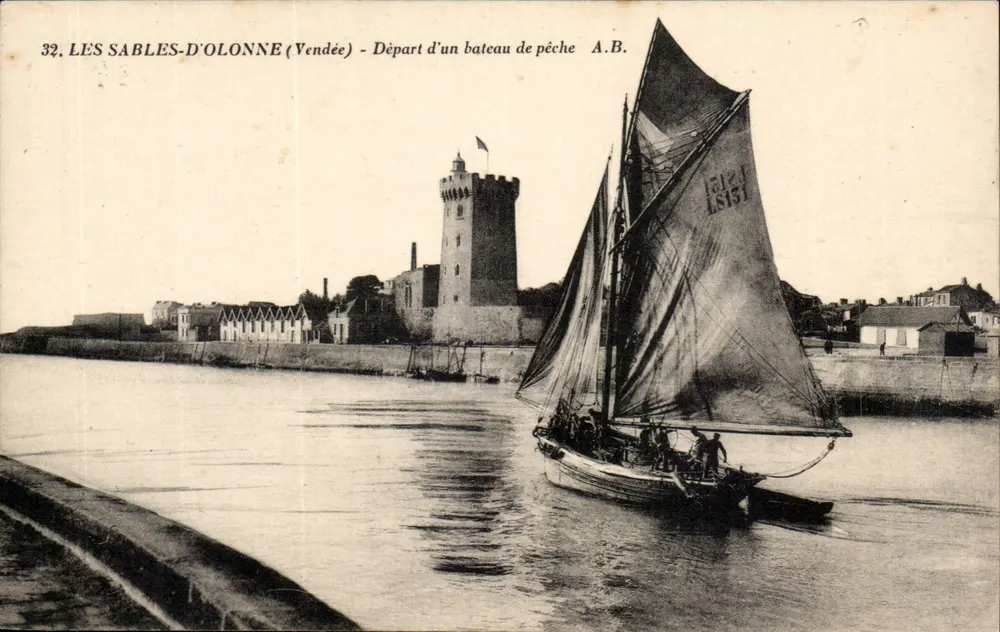 Les Sables-d'Olonne (Vendée) — Partida de um barco de pesca — A.B. - Frente