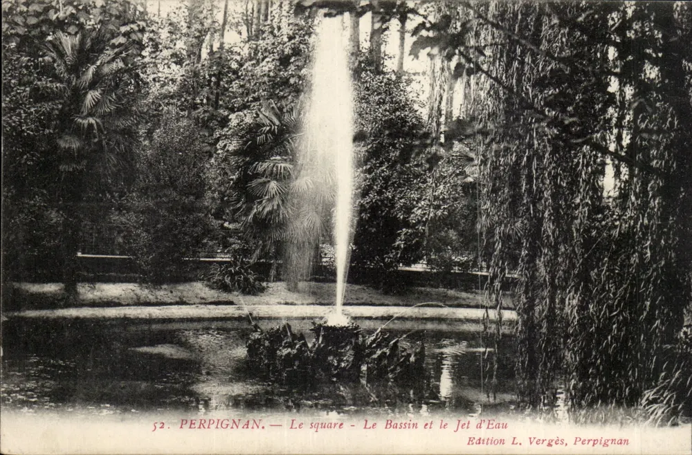 Perpignan — Der Platz — Der Bassin und der Wasserstrahl — Edition L. Vergès, Perpignan - Vorderseite