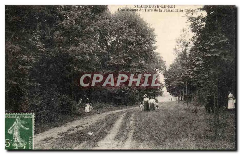 Villeneuve-le-Roi — Eine Allee im Park der Faisanderie — Verlag nicht sichtbar - Vorderseite