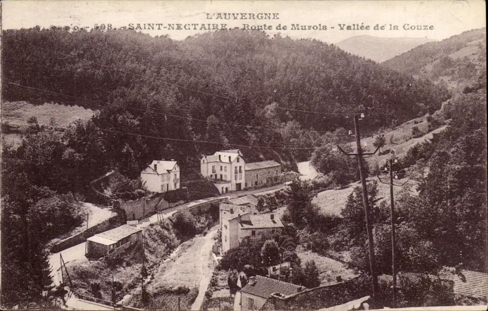 Saint-Nectaire — Carretera de Murols — Valle de la Couze — L'Auvergne - Anverso
