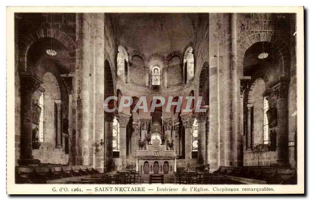Saint-Nectaire — Innenansicht der Kirche. Bemerkenswerte Kapitelle. — G. d'O. 1261 - Vorderseite