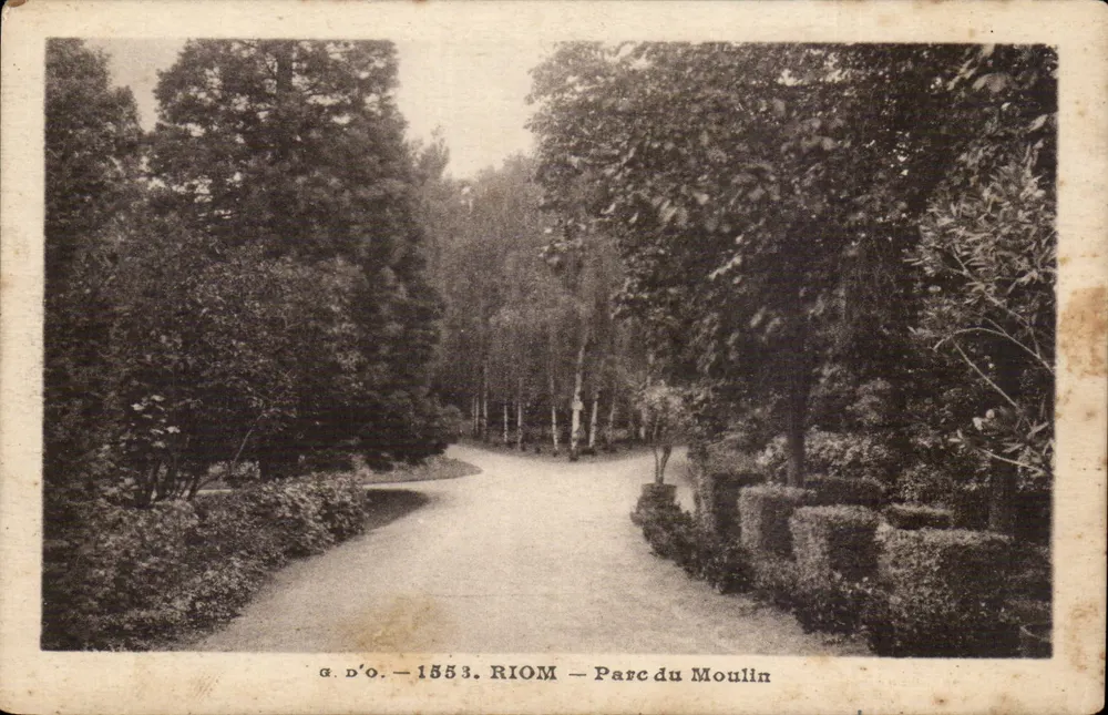 RIOM — Parque do Moulin — a.d'o. — 1553 - Frente