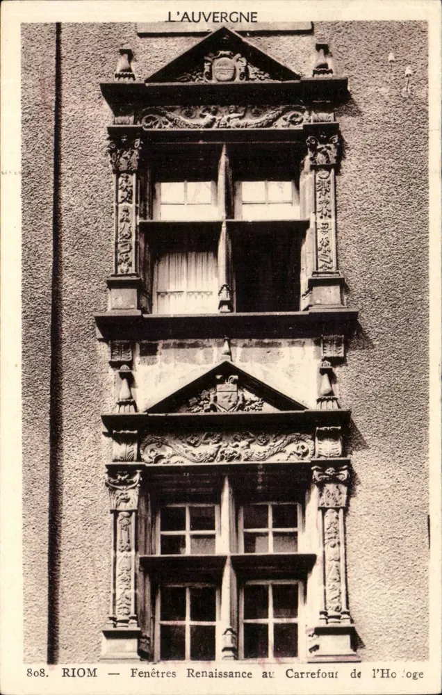 Riom — Renaissance-Fenster am Carrefour de l'Hôpital - Vorderseite