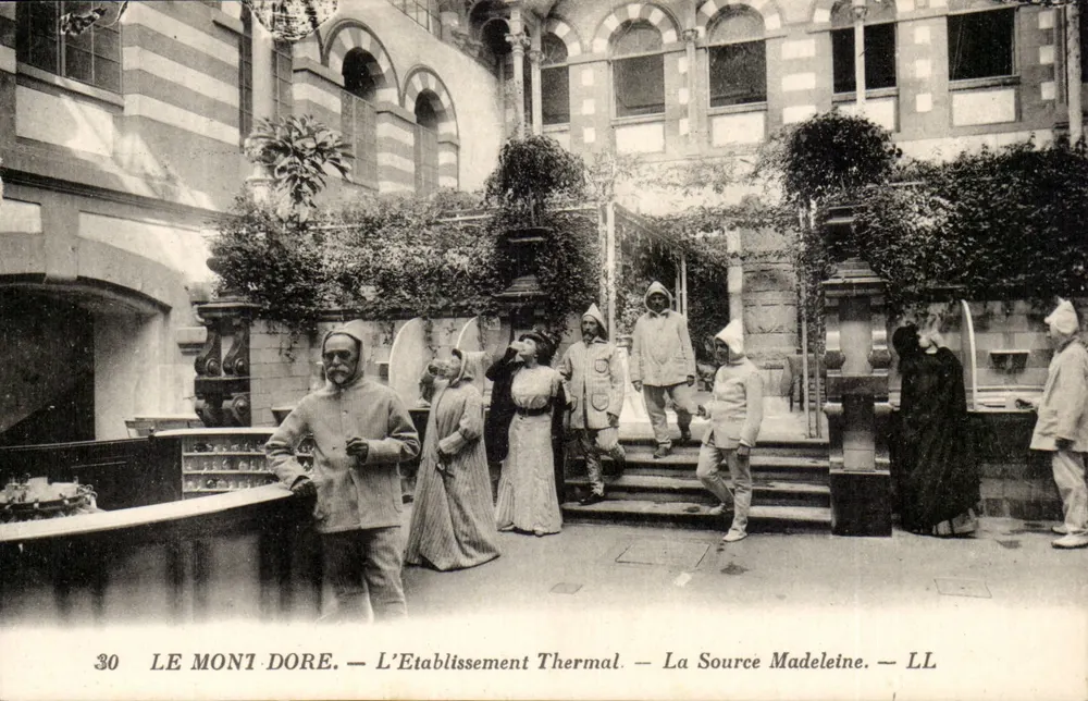 Le Mont-Dore — A Estação Termal — A Fonte Madeleine — LL - Frente