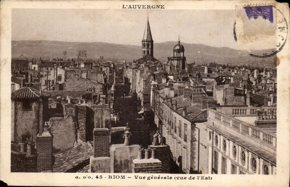 Riom — Vista geral (vista do Leste) — a.d.o. 45 - Frente