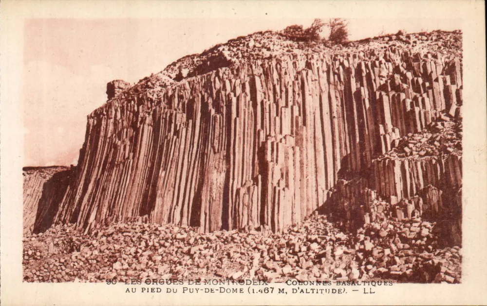 Die Orgues de Montrodeix — Basaltspalten am Fuße des Puy-de-Dôme (1.467 m Höhe) — LL - Vorderseite