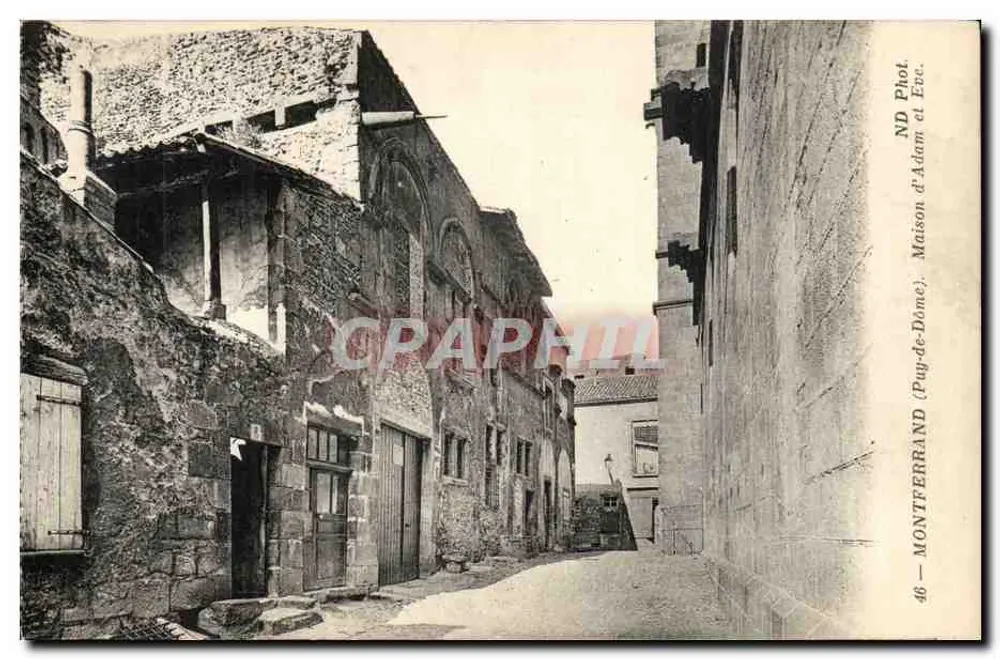 Montferrand (Puy-de-Dôme) — rua de pedras entre edifícios de pedra — ND Adam d'Adam e Ebe, n°46 - Frente