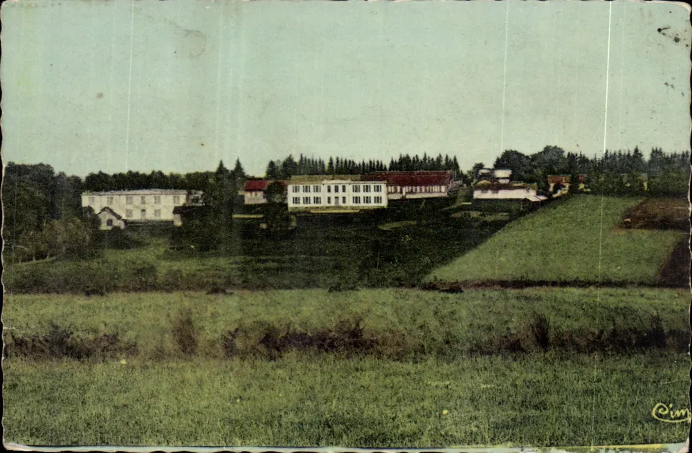 Camp van Bourg-Lastic (P.-de-D.) — De Nieuwe Gebouwen — uitgever Cim - Voorkant