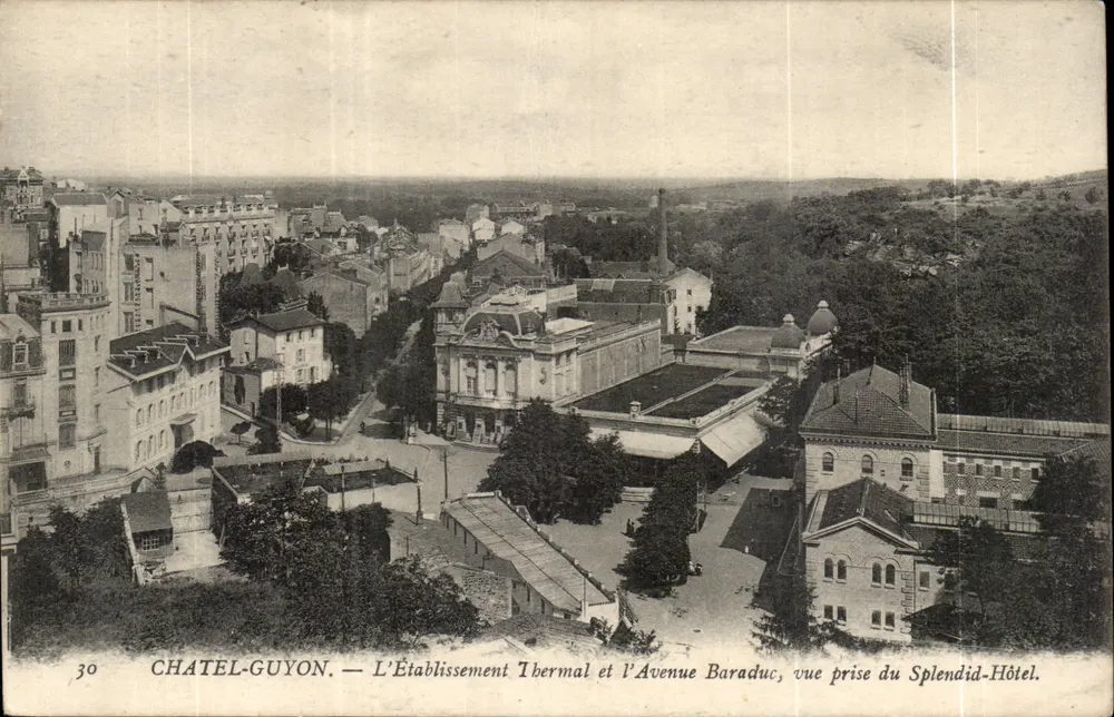 Châtel-Guyon — Das Thermalbad und die Avenue Baraduc, Aufnahme vom Splendid-Hôtel. - Vorderseite