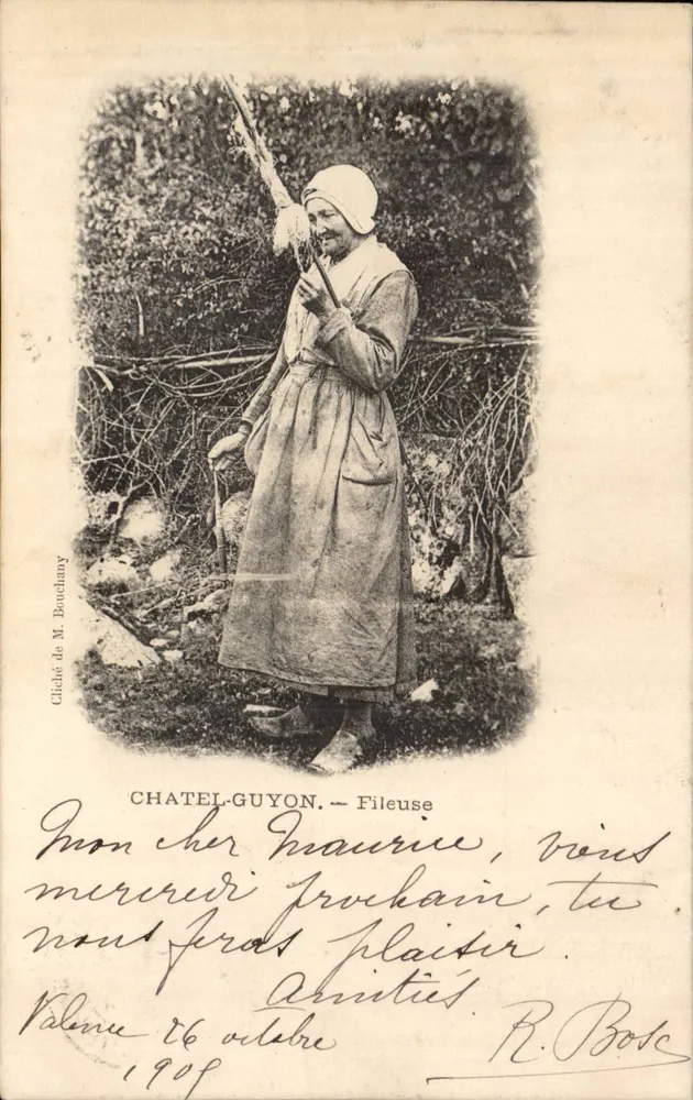 Châtel-Guyon — Fileuse — Cliché de M. Bonchany - Frente