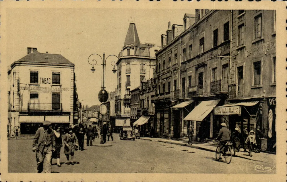 Montceau-les-Mines — Platz der Station — Verleger Dim - Vorderseite
