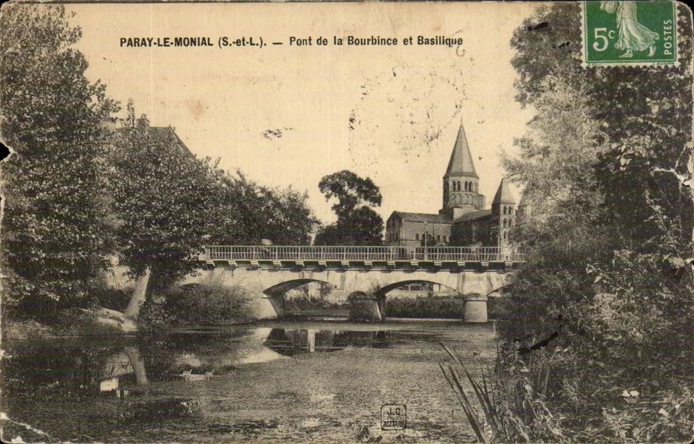 Paray-le-Monial (S.-et-L.) — Puente de la Bourbince y Basílica - Anverso