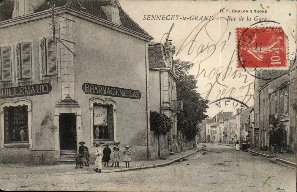 Sennecy-le-Grand — Rue de la Gare — Pharmacie Guillemaud - Vorderseite