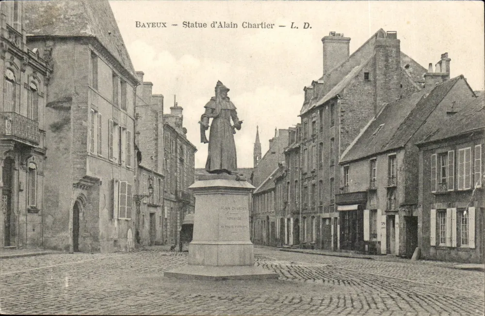 Bayeux — Estátua de Alain Chartier — L. D. - Frente