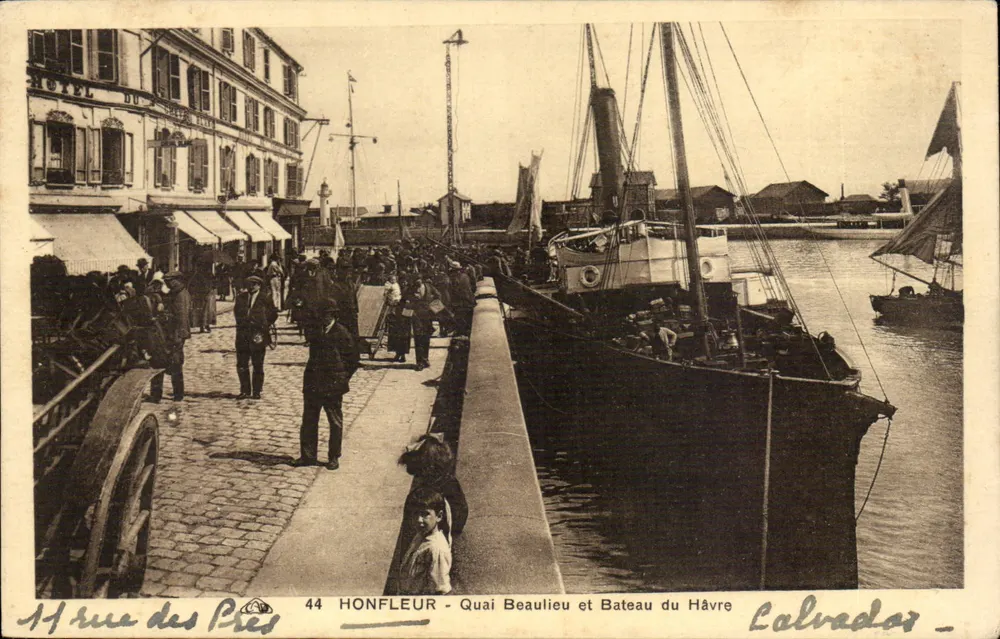 Honfleur - Quai Beaulieu und Boot aus Havre — Calvados - Vorderseite
