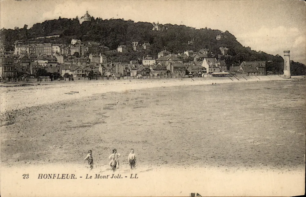 Honfleur — Le Mont Joli — vue de la plage avec trois enfants — éditeur LL - Frente