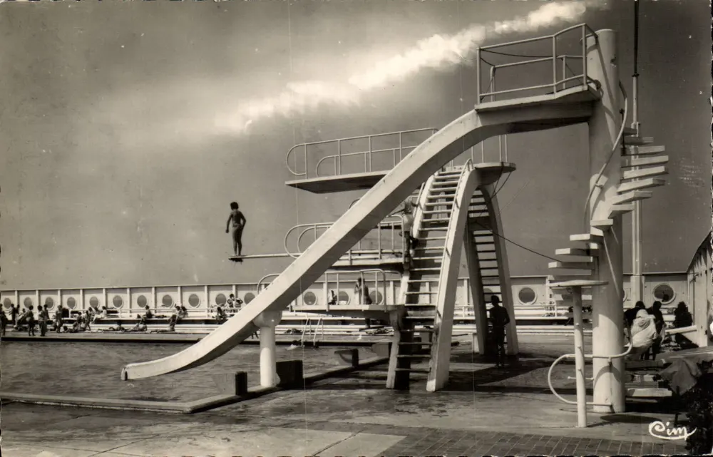 Deauville - Trouville (Calvados) — Die Schwimmhalle - Der Sprungturm — Fotograf Cim - Vorderseite