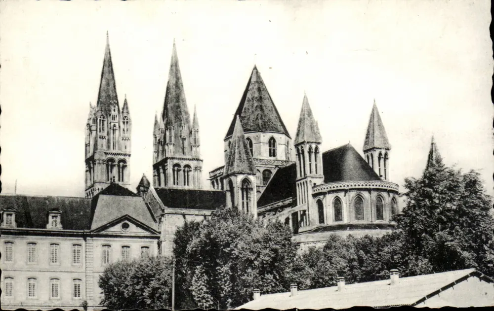 CAEN — Die Abtei der Männer — Kirche Saint-Étienne (12. Jahrhundert) - Vorderseite