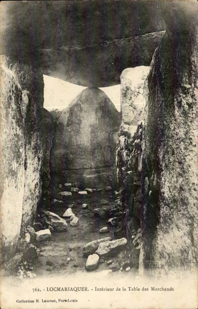 लोकमारियाक्वर — टेबल डेज मार्चंड्स के आंतरिक दृश्य — हेलेंट लॉरां के संग्रह, पोर्ट-लूई, संख्या 762 - आगे