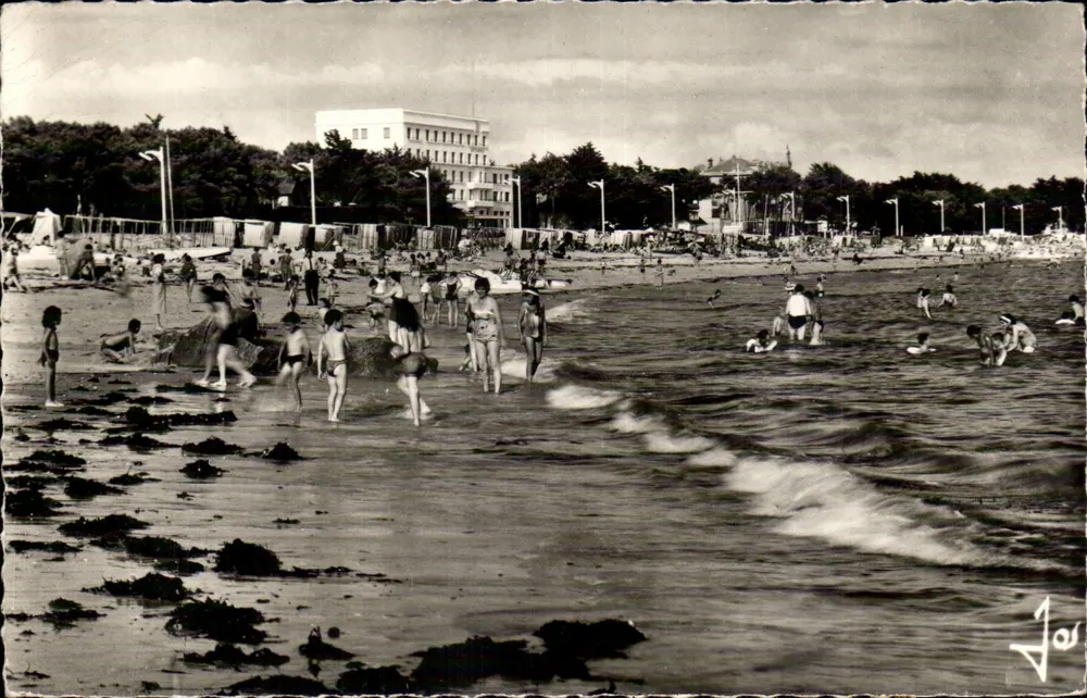 Carnac (Morbihan) — La Grande Plage y los Hoteles — Edición de Arte JOS. - Anverso