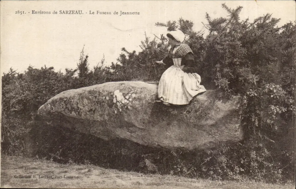 Um SARZEAU - Le Fuseau de Jeannette — Sammlung H. Laurent, Port-Louis - Vorderseite