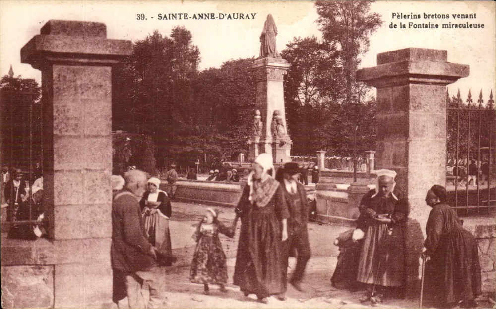 Sainte-Anne-d'Auray — Bretonische Pilger, die aus der Wunderquelle kommen — J. Nozais, Verlag, Nantes - Vorderseite