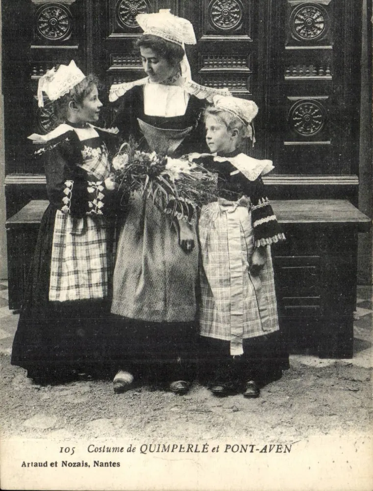 Vestido de Quimperlé y Pont-Aven — Artaud y Nozais, Nantes, n°105 - Anverso