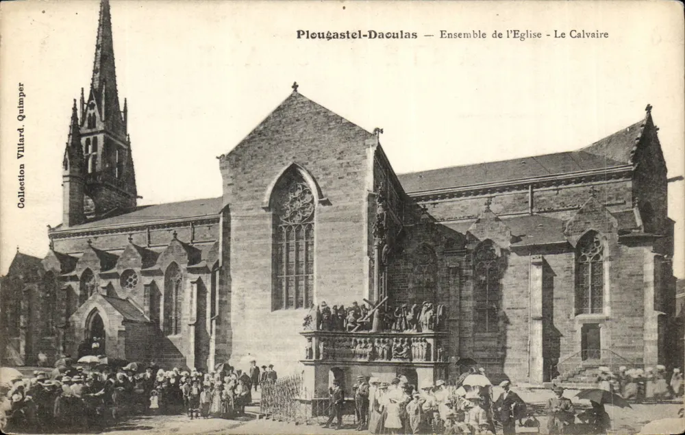 Plouëgastel-Daculias — Ansicht der Kirche - Das Calvarium — Sammlung Villiard, Quimper - Vorderseite