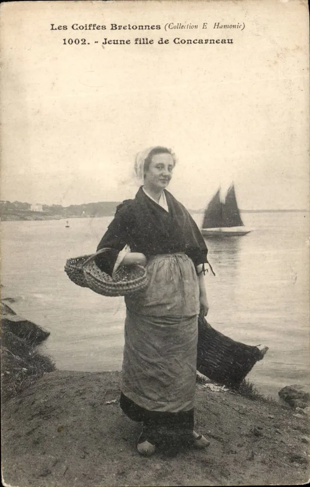 Junge Frau aus Concarneau — Bretagne — Sammlung E. Hamonic, n° 1002 - Vorderseite