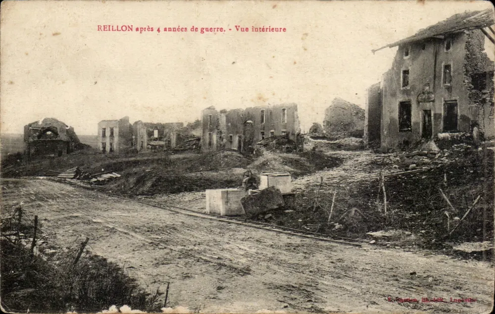 Reillon nach 4 Jahren Krieg — Innenansicht — Dr. Squatton, N° 442, Ligny-lès-Auxerre - Vorderseite