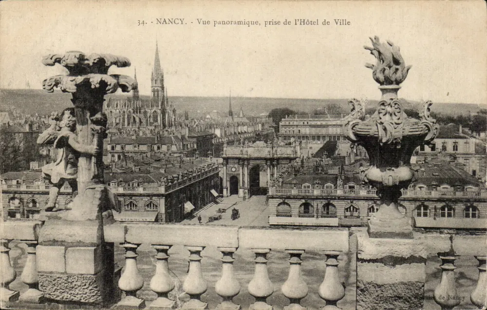 NANCY - Panoramablick, aufgenommen vom Rathaus — Stanislas, NANCY - Vorderseite