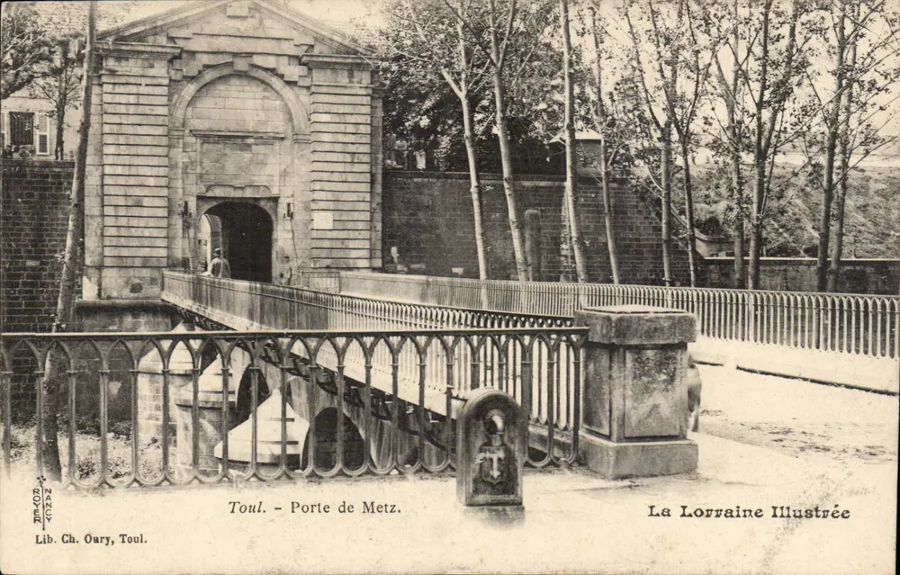 Toul - Brama Metz — La Lorraine Illustrée, Wydawnictwo Ch. Oury, Toul - Awers