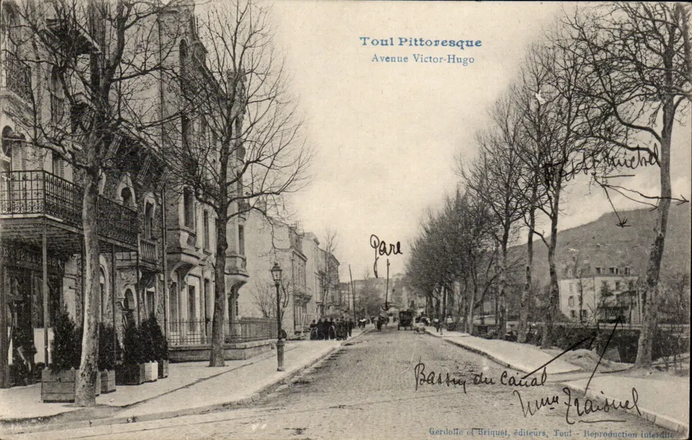 Toul Pittoresque — Avenida Victor-Hugo — Bastroy du Cailar, editores, Toul - Frente