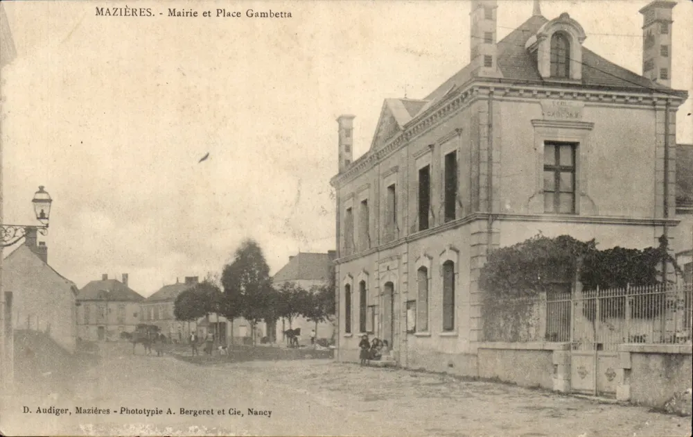 Mazières - Rathaus und Place Gambetta — Phototypie A. Bergeret et Cie, Nancy - Vorderseite