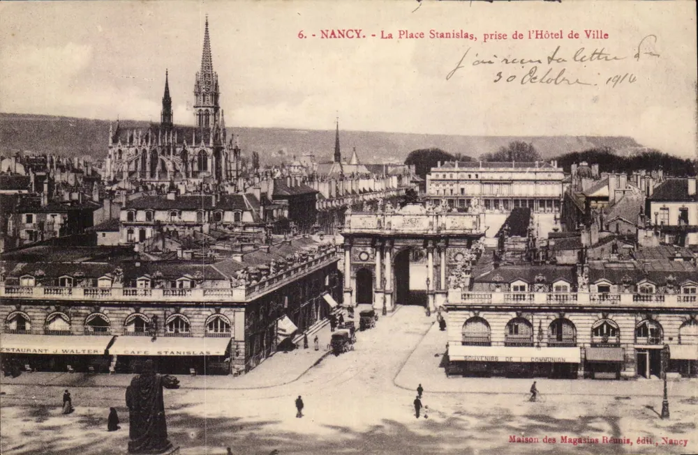 NANCY - La Place Stanislas, Blick auf das Rathaus — Maison des Magasins Réunis, Verlag, Nancy, n°6 - Vorderseite