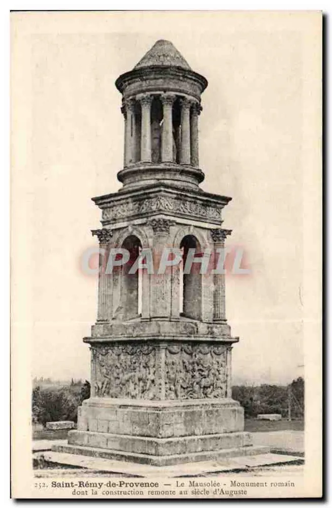 Saint-Rémy-de-Provence — Der Mausoleum — Römisches Monument, das zur Zeit des Augustus errichtet wurde - Vorderseite