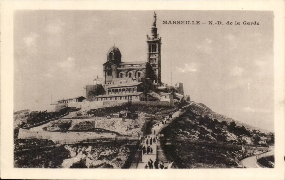 Marselha — N.-D. de la Garde — vista da basílica e do caminho de montanha - Frente